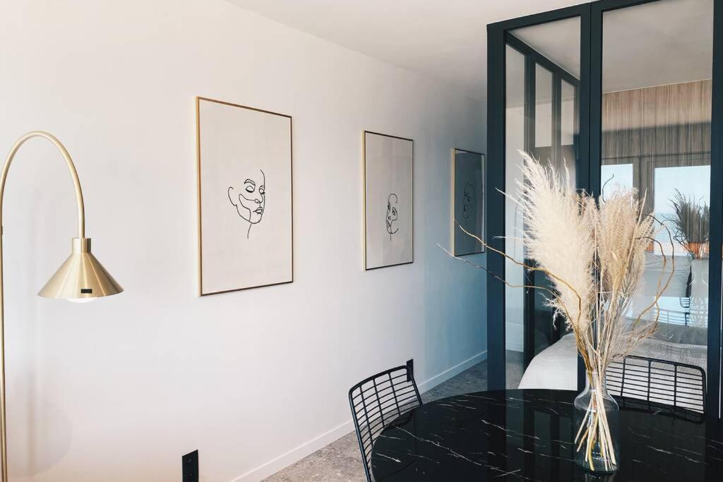 Wonderful Architect Designed Flat With Sea View Apartment Oostende Ngoại thất bức ảnh
